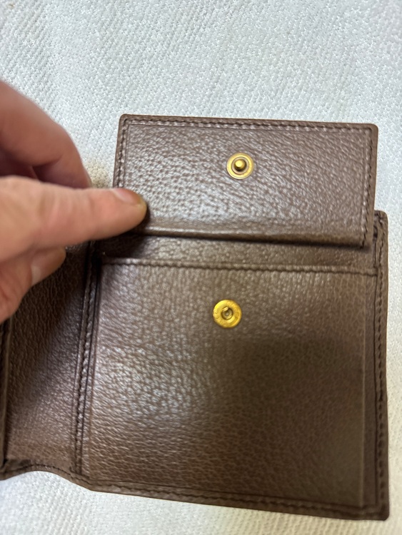 GUCCI 二つ折り財布 597609 シェリーライン（ブランド財布・小物）の商品画像 - 査定依頼日：2025年10月11日 - 最高査定価格：9,000円