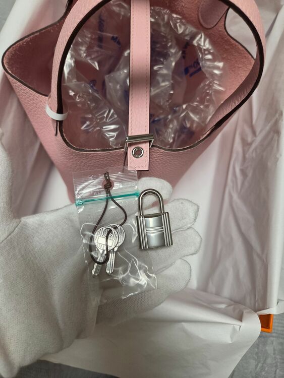 Pmローズサクラ　（ブランドバッグ）の商品画像 - 査定依頼日：2025年8月18日 - 最高査定価格：570,000円