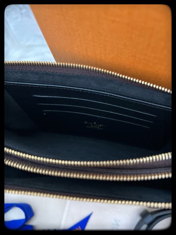 未使用ルイヴィトンポシェットドゥーブルジップ（ブランドバッグ）の商品画像 - 査定依頼日：2022年10月3日 - 最高査定価格：120,000円