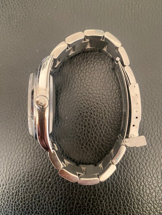 ロレックス エクスプローラー 1427（高級時計）の商品画像 - 査定依頼日：2025年1月5日 - 最高査定価格：1,400,000円