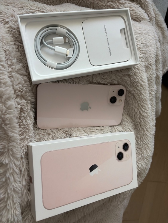 iPhone 13 128GB SIMフリー（スマホ）の商品画像 - 査定依頼日：2026年3月8日 - 最高査定価格：36,000円