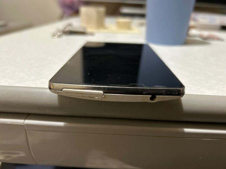 LGL24（PC・タブレット）の商品画像 - 査定依頼日：2025年4月4日 - 最高査定価格：500円