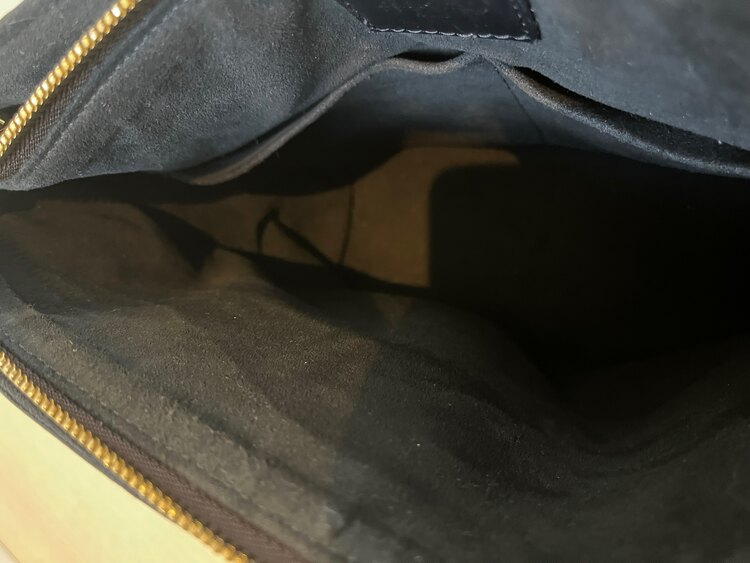 フラワージップトート（ブランドバッグ）の商品画像 - 査定依頼日：2025年1月5日 - 最高査定価格：130,000円