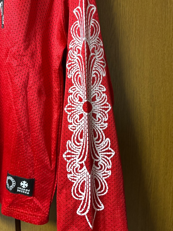 クロムハーツメッシュロングtシャツ赤（古着・ファッション）の商品画像 - 査定依頼日：2026年3月17日 - 最高査定価格：8,000円