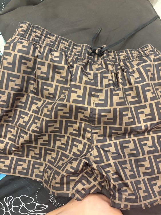 フェンディ  （ブランドバッグ）の商品画像 - 査定依頼日：2025年8月8日 - 最高査定価格：20,000円