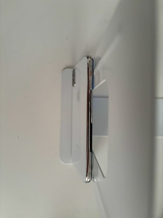 iphoneXホワイト64GB（スマホ）の商品画像 - 査定依頼日：2025年9月15日 - 最高査定価格：16,000円