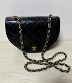 マトラッセチェーンポシェット（ブランドバッグ）の商品画像 - 査定依頼日：2025年1月28日 - 最高査定価格：110,000円