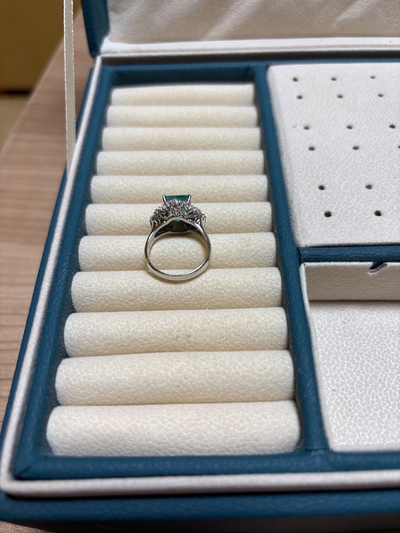 2cub Pt900 D0.66（宝石）の商品画像 - 査定依頼日：2025年9月27日 - 最高査定価格：600,000円