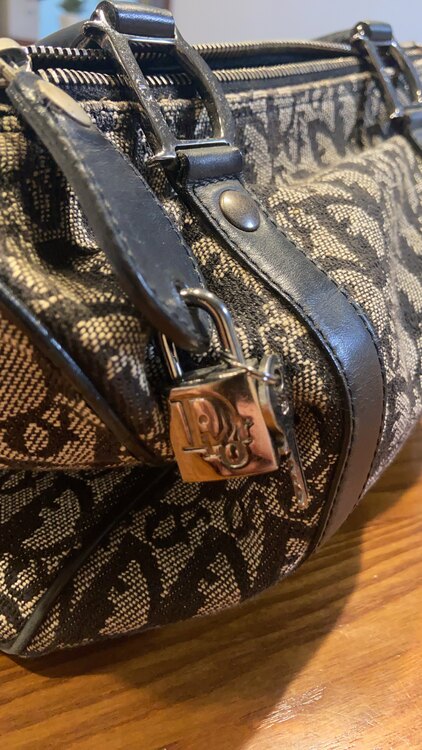 ディオール  （ブランドバッグ）の商品画像 - 査定依頼日：2025年3月4日 - 最高査定価格：60,000円