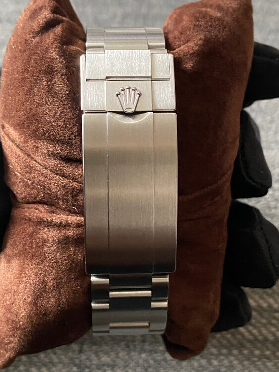 126610LN（高級時計）の商品画像 - 査定依頼日：2025年2月8日 - 最高査定価格：1,970,000円