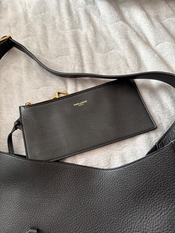 イブサンローラン  （ブランドバッグ）の商品画像 - 査定依頼日：2026年2月28日 - 最高査定価格：240,000円