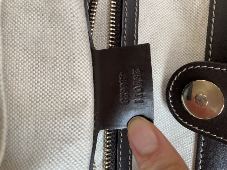 ハンドバッグ（ブランドバッグ）の商品画像 - 査定依頼日：2022年3月14日 - 最高査定価格：50,000円