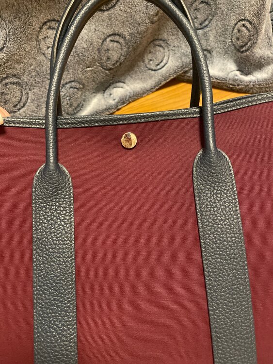 ガーデンパーティー　バーガンディー（ブランドバッグ）の商品画像 - 査定依頼日：2025年1月7日 - 最高査定価格：200,000円