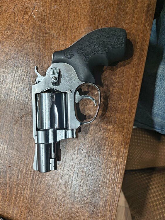 s＆w m60 スーパーデラックス（エアガン・ミリタリー用品）の商品画像 - 査定依頼日：2026年4月3日 - 最高査定価格：6,000円