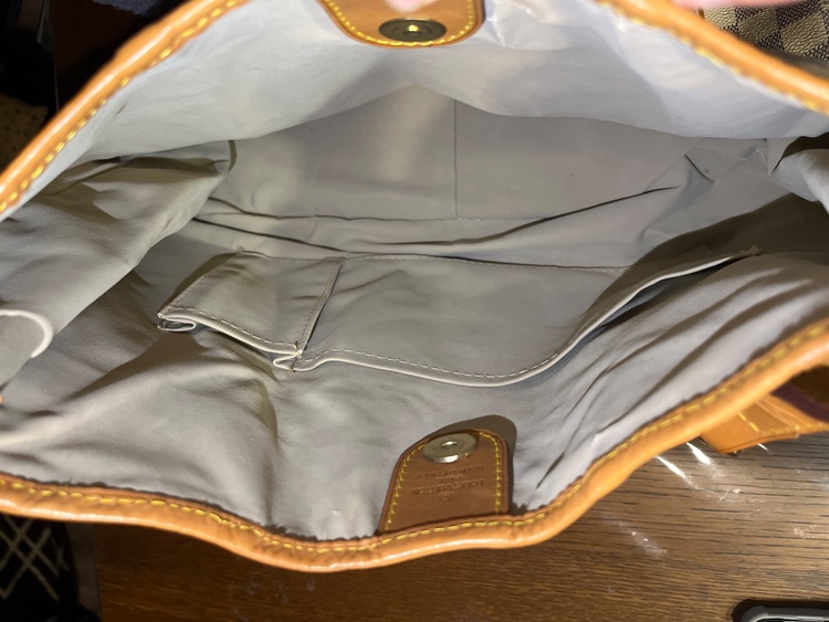 ショルダーばつく（ブランドバッグ）の商品画像 - 査定依頼日：2026年3月3日 - 最高査定価格：100,000円