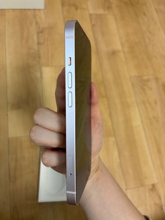 iPhone 13 256GB Softbank（スマホ）の商品画像 - 査定依頼日：2026年2月18日 - 最高査定価格：32,000円