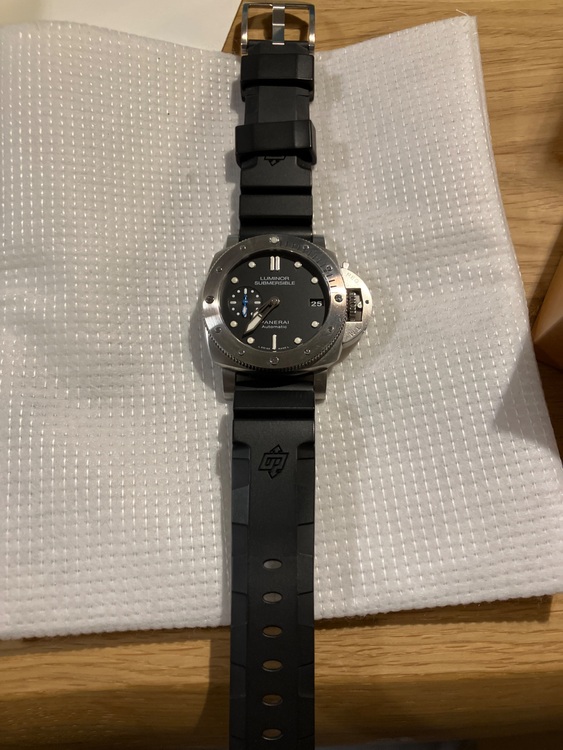パネライ サブマーシブル pam0297（高級時計）の商品画像 - 査定依頼日：2025年8月25日 - 最高査定価格：850,000円