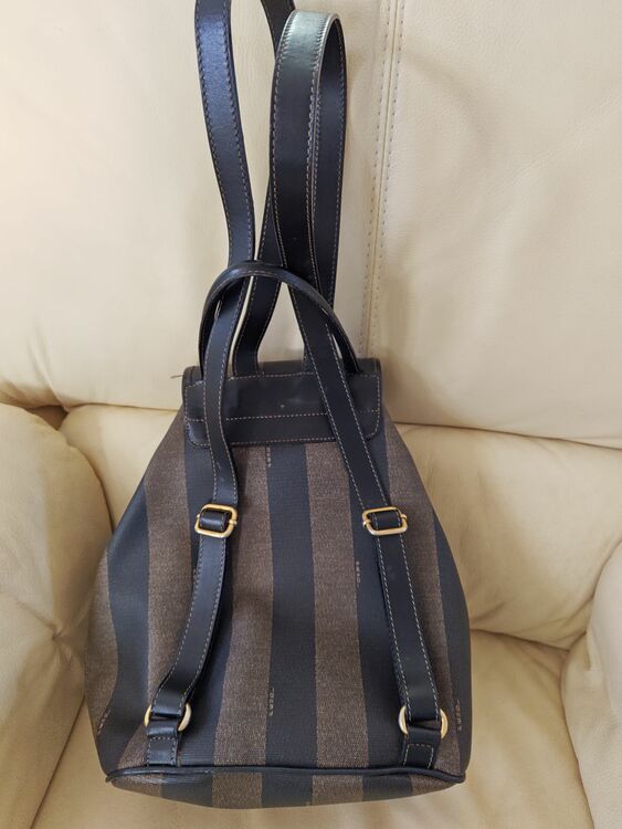 リュック（ブランドバッグ）の商品画像 - 査定依頼日：2025年11月24日 - 最高査定価格：35,000円