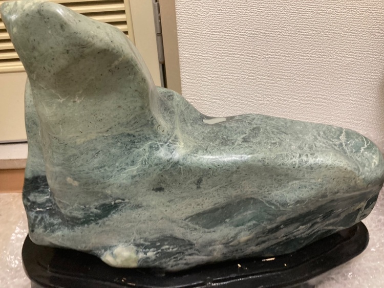 日高翡翠　鑑賞石　39kg（美術品・骨董品）の商品画像 - 査定依頼日：2025年12月3日 - 最高査定価格：20,000円