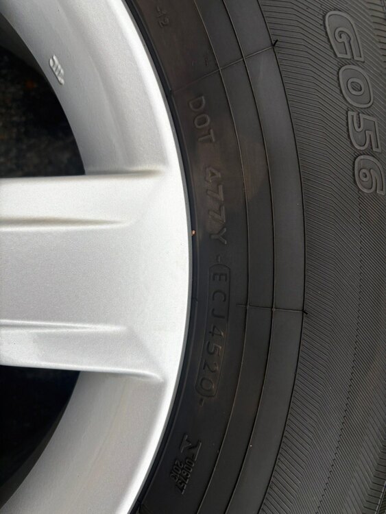 ランドクルーザープラド　タイヤホイールセット（カー用品）の商品画像 - 査定依頼日：2025年4月11日 - 最高査定価格：8,000円