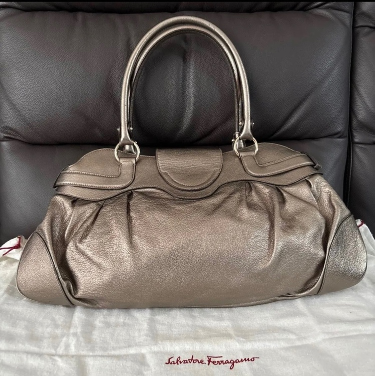 フェラガモ（ブランドバッグ）の商品画像 - 査定依頼日：2026年7月28日 - 最高査定価格：20,000円