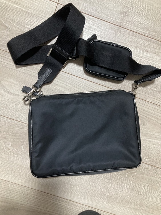 リナイロン　ショルダーバッグ（ブランドバッグ）の商品画像 - 査定依頼日：2025年12月28日 - 最高査定価格：100,000円