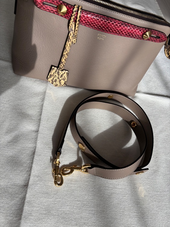 バイザウェイ　パイソン　限定品（ブランドバッグ）の商品画像 - 査定依頼日：2025年10月20日 - 最高査定価格：75,000円