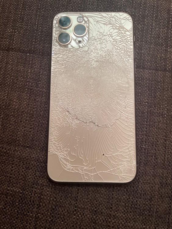 iPhone11 Pro 64GB Softbank（スマホ）の商品画像 - 査定依頼日：2025年9月27日 - 最高査定価格：100,000円