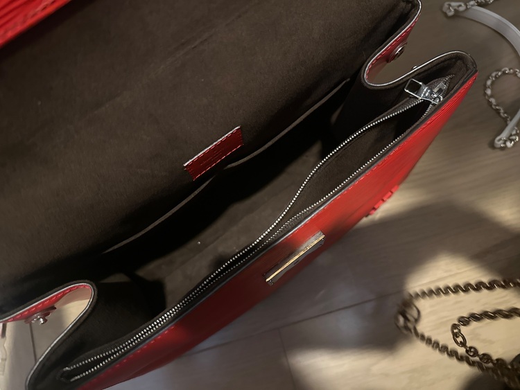 ルイヴィトン エピ （ブランドバッグ）の商品画像 - 査定依頼日：2025年10月8日 - 最高査定価格：95,000円