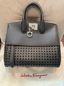 フェラガモ  （ブランドバッグ）の商品画像 - 査定依頼日：2025年8月3日 - 最高査定価格：60,000円