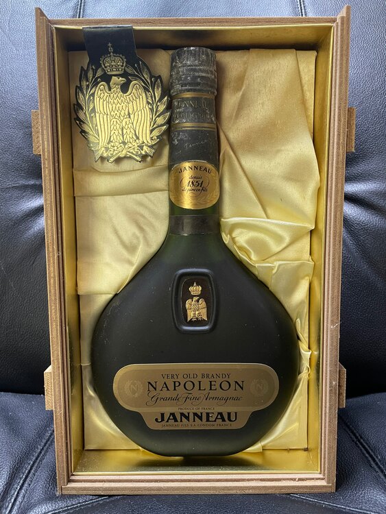 NAPOLEON（お酒）の商品画像 - 査定依頼日：2025年5月3日 - 最高査定価格：10円