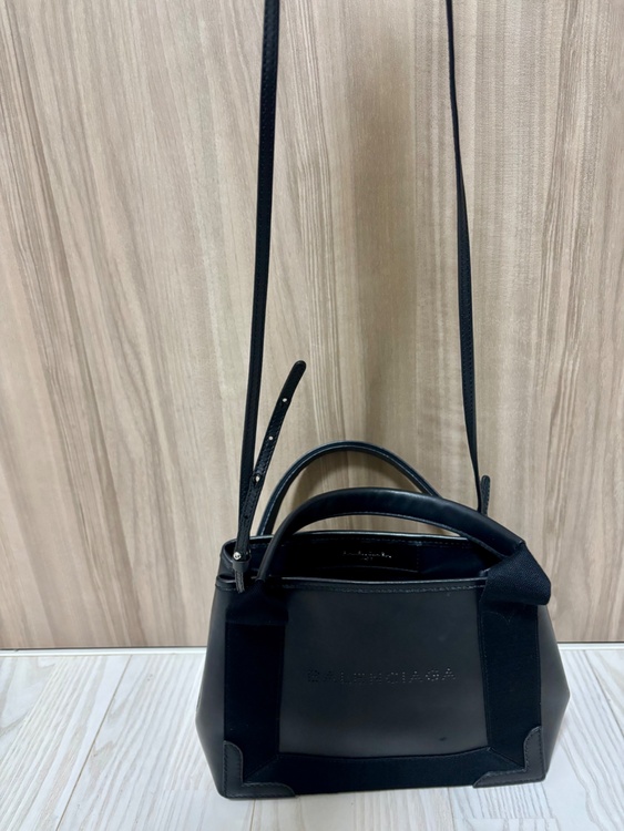 バレンシアガ  （ブランドバッグ）の商品画像 - 査定依頼日：2026年4月8日 - 最高査定価格：45,000円