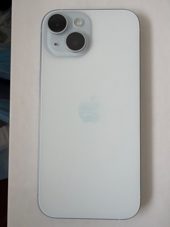 iPhone iPhone 15 256GB au（スマホ）の商品画像 - 査定依頼日：2026年8月29日 - 最高査定価格：69,000円