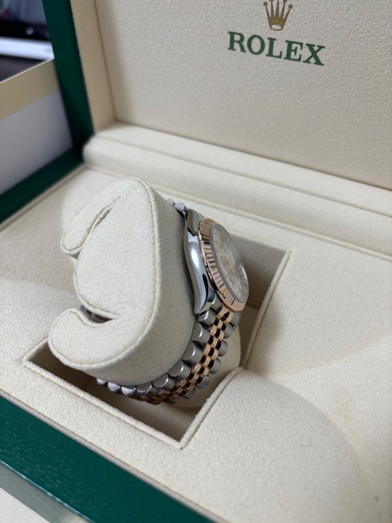 デイトジャスト31（高級時計）の商品画像 - 査定依頼日：2025年6月22日 - 最高査定価格：2,200,000円