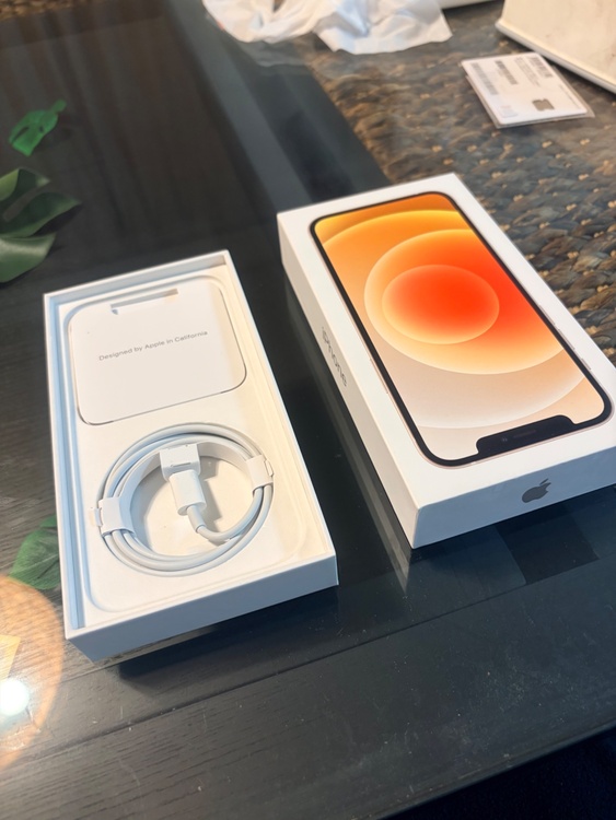 iPhone 12 64GB SIMフリー（スマホ）の商品画像 - 査定依頼日：2026年2月25日 - 最高査定価格：24,000円