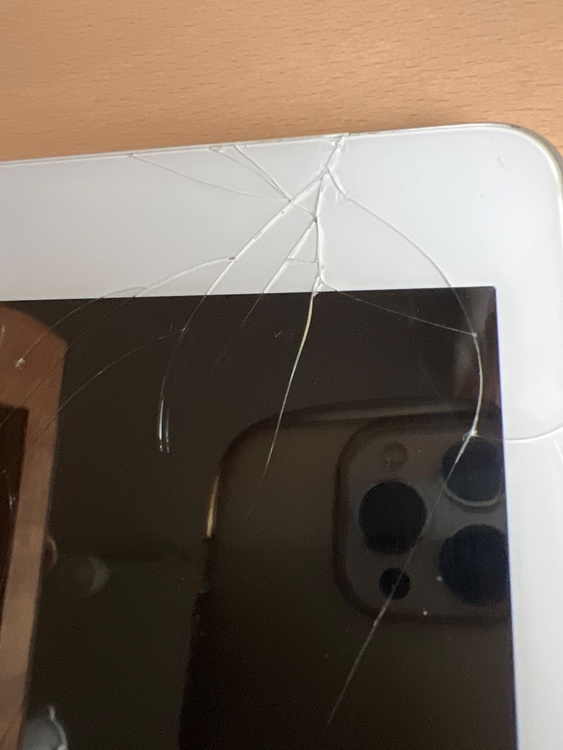 iPad第8世代（PC・タブレット）の商品画像 - 査定依頼日：2026年4月4日 - 最高査定価格：3,000円