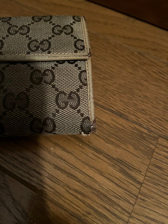 グッチキャンパス（ブランド財布・小物）の商品画像 - 査定依頼日：2025年1月12日 - 最高査定価格：5,000円