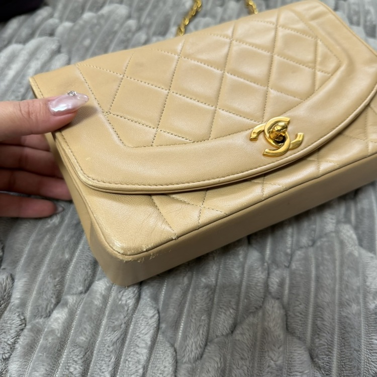CHANEL ダイアナフラップ（ブランドバッグ）の商品画像 - 査定依頼日：2026年5月26日 - 最高査定価格：600,000円