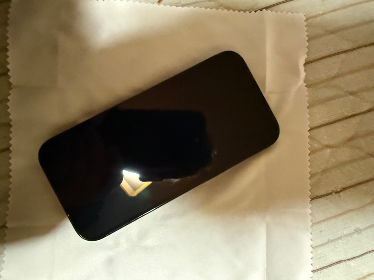 iPhone iPhone 14 Pro 128GB au（スマホ）の商品画像 - 査定依頼日：2026年5月23日 - 最高査定価格：61,000円