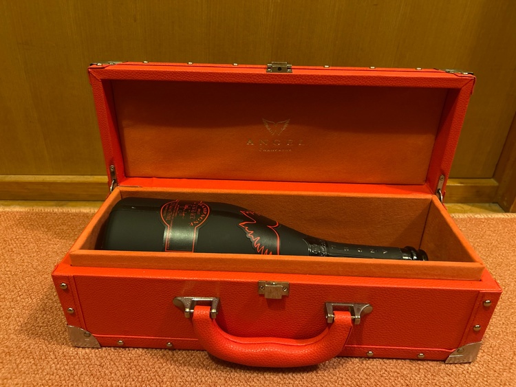 エンジェル　ヘイローレッド（お酒）の商品画像 - 査定依頼日：2025年12月6日 - 最高査定価格：1,111円