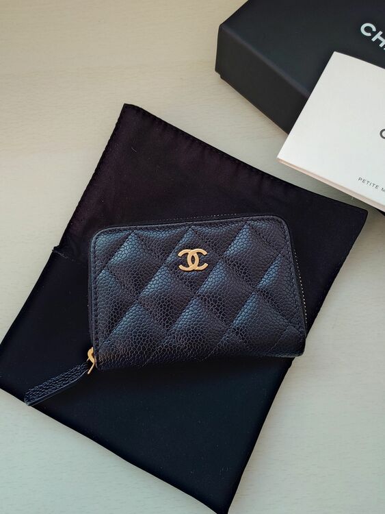 クラシック ジップ コインパース   グレインド カーフスキン  ブラック（ブランド財布・小物）の商品画像 - 査定依頼日：2025年10月15日 - 最高査定価格：80,000円