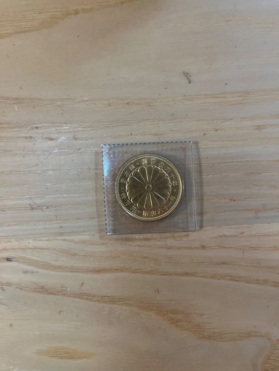 昭和天皇御在位60年記念10万円金貨（金・貴金属）の商品画像 - 査定依頼日：2025年10月9日 - 最高査定価格：412,000円