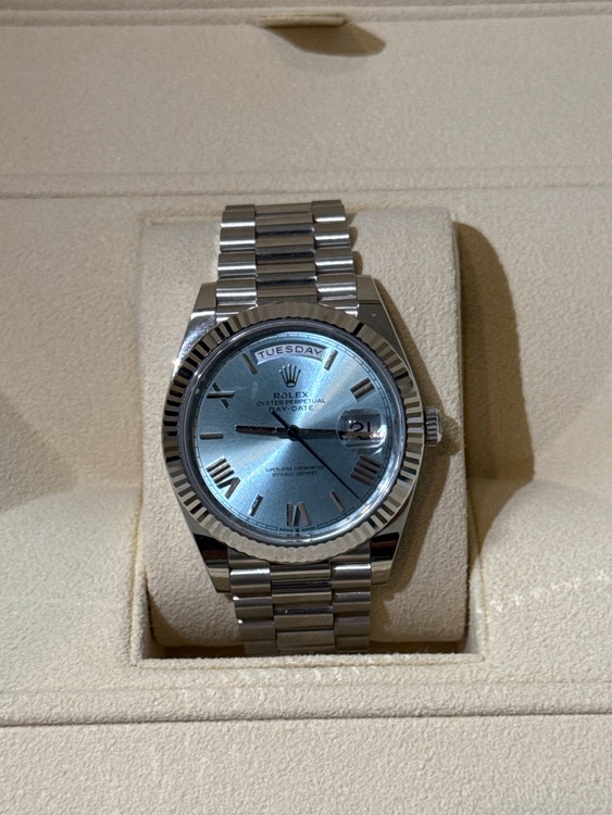 228236（高級時計）の商品画像 - 査定依頼日：2025年12月17日 - 最高査定価格：11,000,000円