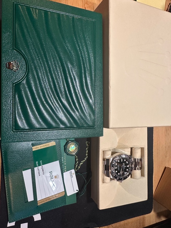 ロレックス GMTマスター （高級時計）の商品画像 - 査定依頼日：2025年7月12日 - 最高査定価格：1,750,000円