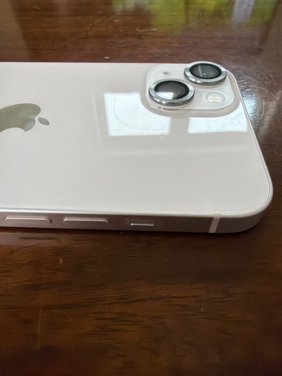 iPhone iPhone 13 128GB Softbank（スマホ）の商品画像 - 査定依頼日：2026年9月14日 - 最高査定価格：22,000円
