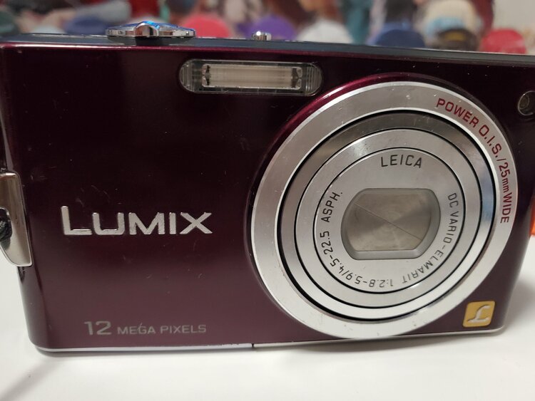LUMIX　DMCFX60バイオレット（カメラ）の商品画像 - 査定依頼日：2026年4月18日 - 最高査定価格：1,500円