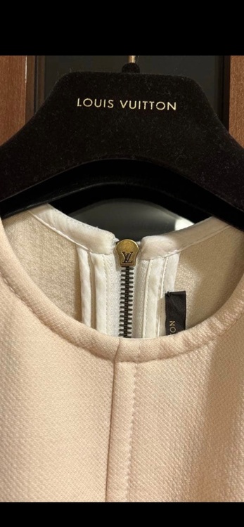 ワンピース（古着・ファッション）の商品画像 - 査定依頼日：2025年11月2日 - 最高査定価格：10,000円