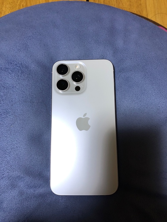 iPhone 15 Pro Max 256GB SIMフリー（スマホ）の商品画像 - 査定依頼日：2026年4月14日 - 最高査定価格：100,000円