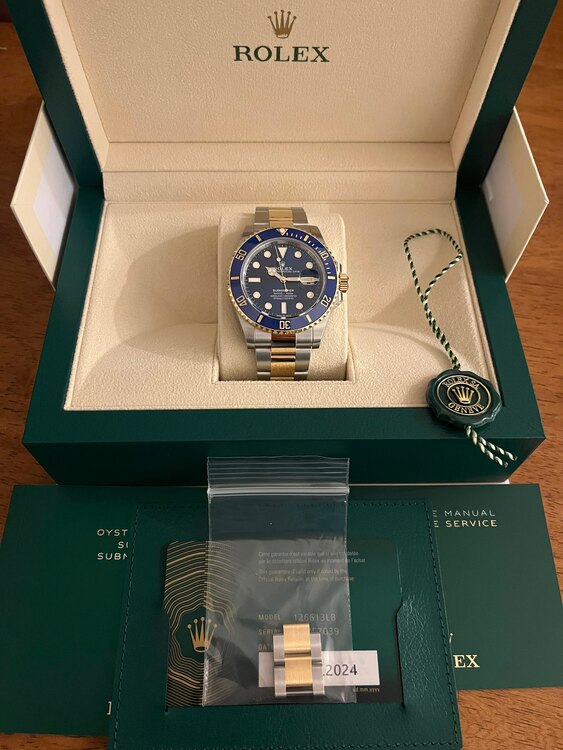 ロレックス サブマリーナー 12613LB（高級時計）の商品画像 - 査定依頼日：2025年2月10日 - 最高査定価格：2,930,000円