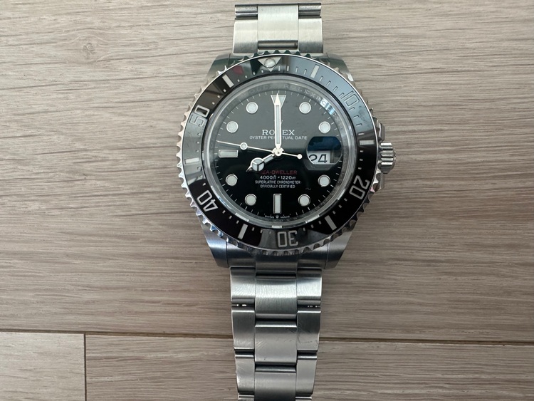 ロレックス シードゥエラー 12660（高級時計）の商品画像 - 査定依頼日：2025年8月24日 - 最高査定価格：2,100,000円